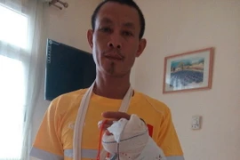 Công nhân Đậu Hoàng Anh tại Bệnh viện ở thủ đô Algiers. (Ảnh: Thanh Bình/TTXVN)