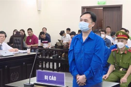 Bị cáo Đỗ Thành Nhân khai báo tại phiên tòa. (Ảnh: Kim Anh/TTXVN)