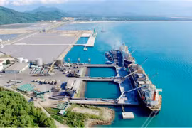 Toàn cảnh cảng Chân Mây nhìn từ trên cao. (Ảnh: TTXVN phát)
