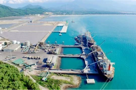 Toàn cảnh cảng Chân Mây nhìn từ trên cao. (Ảnh: TTXVN phát)