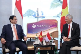 Thủ tướng Phạm Minh Chính gặp Thủ tướng Singapore Lý Hiển Long