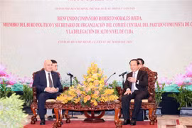 Ông Nguyễn Văn Nên, Ủy viên Bộ Chính trị, Bí thư Thành ủy Thành phố Hồ Chí Minh tiếp ông Roberto Morales, Ủy viên Bộ Chính trị, Thường trực Ban Bí thư Đảng Cộng sản Cuba. (Ảnh: Xuân Khu/TTXVN)