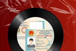 Tin nóng 1/7: Trẻ em Hà Nội xếp hàng làm thẻ căn cước