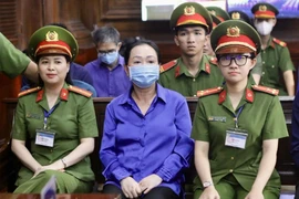 Bà Trương Mỹ Lan khai nhận mua hàng chục bất động sản cho con gái ở nước ngoài