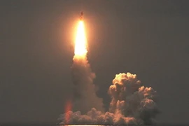 Tên lửa đạn đạo Bulava nổ ngay sau khi rời bệ phóng (Nguồn: RIA)