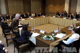 12 Bộ trưởng Thương mại của các nước Australia, Brunei, Canada, Chile, Nhật Bản, Malaysia, Mexico, New Zealand, Peru, Singapore, Hoa Kỳ, và Viêt Nam đã tham dự cuộc họp về Hiệp định Đối tác xuyên Thái Bình Dương (TPP).