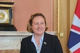 Quốc vụ khanh Bộ Ngoại giao và Phát triển Anh Anne-Marie Trevelyan đồng chủ trì Đối thoại. (Ảnh: TTXVN/phát)