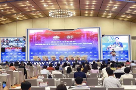 Chủ tịch Quốc hội Vương Đình Huệ phát biểu bế mạc diễn đàn. (Ảnh: Doãn Tấn/TTXVN)