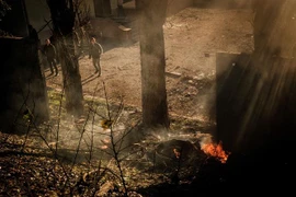 Hiện trường một vụ nổ tại Kiev, Ukraine, ngày 17/10/2022. (Ảnh: AFP/ TTXVN)