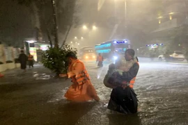 Từ ngày 25-26/10, lượng mưa tại Đà Nẵng tiếp tục duy trì cường độ to đến rất to. (Ảnh: TTXVN phát)