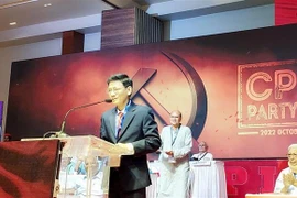 Ủy viên Trung ương Đảng, Bí thư Tỉnh ủy Sóc Trăng Lâm Văn Mẫn phát biểu tại Đại hội lần thứ 24 Đảng Cộng sản Ấn Độ. (Ảnh: Ngọc Thúy/TTXVN)