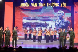 Chương trình nghệ thuật tại điểm cầu Hà Nội. (Ảnh: Minh Quyết/TTXVN)