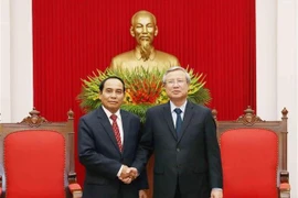 Thường trực Ban Bí thư Bounthong Chitmani tiếp ông Bounthong Chitmani, Phó Thủ tướng Chính phủ, Trưởng Ban Kiểm tra Trung ương, Tổng Thanh tra Chính phủ, Trưởng Ban phòng, chống tham nhũng Trung ương Lào. (Ảnh: Phương Hoa/TTXVN)