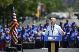 Ứng cử viên Tổng thống Mỹ Joe Biden phát biểu trong cuộc vận động tranh cử ở Philadelphia. (Ảnh: THX/TTXVN)