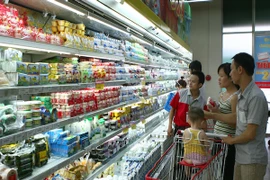 Bộ Tài chính yêu cầu không để tình trạng “găm” hàng hóa dịp Tết 