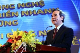 Trưởng ban Kinh tế Trung ương Nguyễn Văn Bình phát biểu. (Ảnh: Thu Hằng/TTXVN)