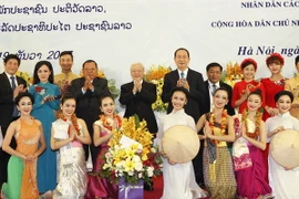 Gìn giữ, phát huy mối quan hệ hiếm có Việt-Lào mãi mãi vững bền