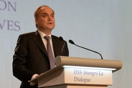 Ông Anatoly Antonov phát biểu tại một sự kiện ở Singapore. (Nguồn: AFP/TTXVN)