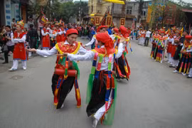 [Photo] Chiêm ngưỡng trai làng giả gái múa “con đĩ đánh bồng” 