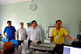 Lãnh đạo Bộ Giáo dục và Đào tạo kiểm tra công tác chỉ đạo thi trung học phổ thông quốc gia. (Ảnh: PV)