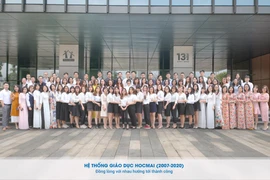 Tập thể cán bộ nhân viên Hệ thống Giáo dục HOCMAI. (Ảnh: Hocmai)