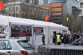Những người ủng hộ PKK dựng lều ở Brussels. (Nguồn: dailysabah)