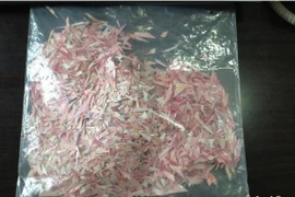 Số tiền bị cắt nát vụn. (Nguồn: CCTV News)