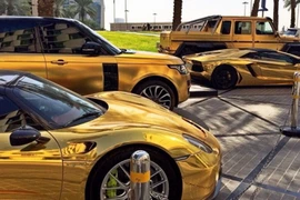 Siêu xe bọc vàng của Turki Bin Abdullah. (Nguồn: Daily Mail)