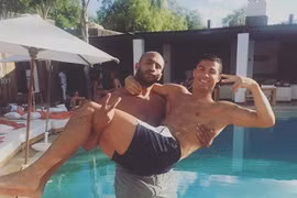 Hari đăng tải hình ảnh tình cảm với Ronaldo. (Nguồn: DM)