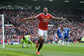 Anthony Martial giúp Manchester United lập nên cột mốc ghi bàn mới. (Nguồn: Daily Mail)