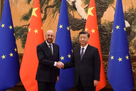 Chủ tịch Trung Quốc Tập Cận Bình và Chủ tịch Hội đồng châu Âu Charles Michel. (Ảnh: Reuters)