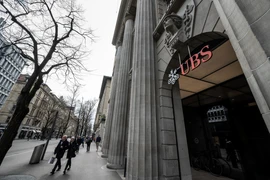 Ngân hàng UBS hoàn tất thương vụ thâu tóm Credit Suisse