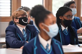 Anh: Tỷ lệ học sinh phải nghỉ học vì COVID-19 và bệnh tật tăng vọt