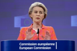 Chủ tịch Ủy ban châu Âu Ursula von der Leyen phát biểu tại cuộc họp báo ở Brussels, Bỉ, ngày 15/5/2023. (Ảnh: AFP/TTXVN)