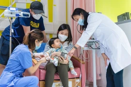 Em bé 10 tháng tuổi mắc căn bệnh rối loạn thần kinh cơ hiếm gặp. (Nguồn: Cơ quan Quản lý Bệnh viện Hong Kong)