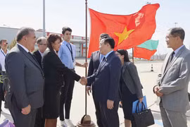 Chủ tịch Quốc hội thăm và làm việc tại thành phố Burgas của Bulgaria