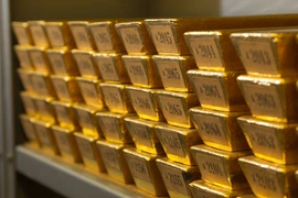 Giá vàng thế giới tăng trở lại ngưỡng 2.000 USD/ounce phiên 11/4