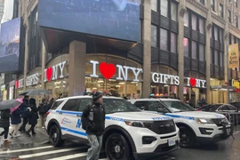 Các thành phố của Mỹ thắt chặt an ninh vào dip Năm Mới 2023