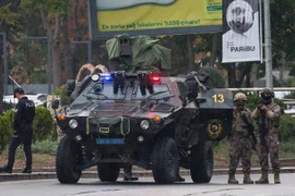 Lực lượng đặc nhiệm Thổ Nhĩ Kỳ tăng cường an ninh sau vụ tấn công nhằm vào Bộ Nội vụ ở thủ đô Ankara, ngày 1/10/2023. (Ảnh: AFP/TTXVN)