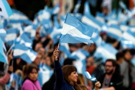 Hàng triệu cử tri Argentina sẵn sàng cho cuộc bầu cử tổng thống sơ bộ