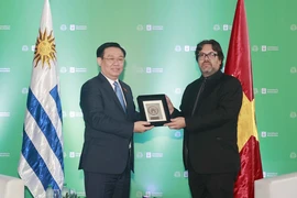 Một số hoạt động của Chủ tịch Quốc hội Vương Đình Huệ tại Montevideo