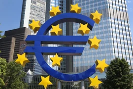 Lạm phát - “vị khách không mời” tại lễ kỷ niệm 25 năm của ECB