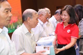 Hà Nội tri ân người có công dịp Cách mạng Tháng 8 và Quốc khánh 2/9