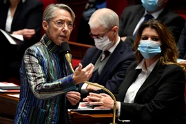 Chính phủ Pháp vượt qua 2 cuộc bỏ phiếu bất tín nhiệm tại quốc hội