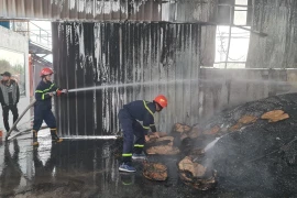 Quảng Ninh: Kịp thời dập tắt đám cháy tại Cụm công nghiệp Cẩm Thịnh