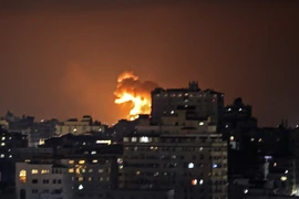 Israel tiến hành không kích vào Dải Gaza sau vụ phóng rocket