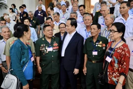 Phó Thủ tướng Trần Lưu Quang tiếp Đoàn người có công tỉnh Kiên Giang