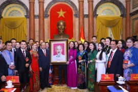 Xây dựng đội ngũ doanh nhân Việt Nam thích ứng xu thế thế thời đại