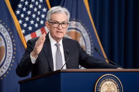 Fed dự báo nền kinh tế Mỹ bắt đầu suy thoái nhẹ từ cuối năm 2023