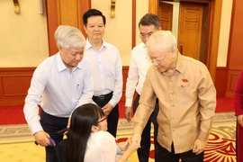 Tổng Bí thư gặp mặt các điển hình về học tập và làm theo gương Bác
